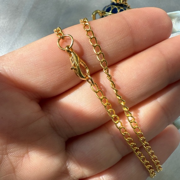 Anthropologe unique adjustable Blue and Gold Teapot Pendant Necklace - Picture 5 of 9